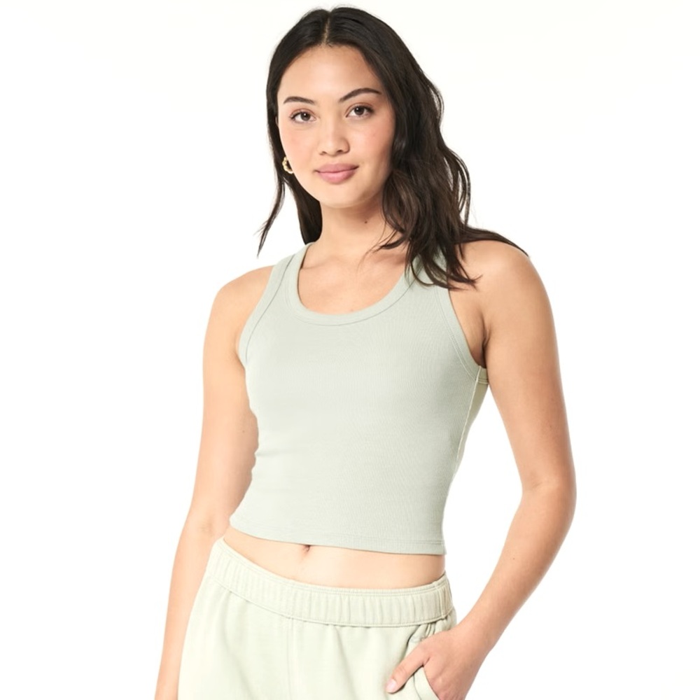 Hollister Tank